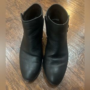 Aerosoles Woman’s Mythology Ankle Leather Boots Black 8M